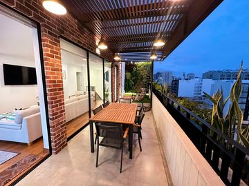 VENDO LINDO DUPLEX SEMI ESTRENO FONDO A PARQUE MUY CERCA COLEGIO SAN SILVESTRE - MIRAFLORES