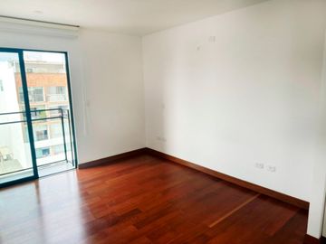 VENDO LINDO DUPLEX SEMI ESTRENO FONDO A PARQUE MUY CERCA COLEGIO SAN SILVESTRE - MIRAFLORES