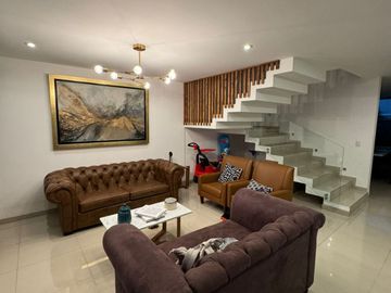 CASA EN VENTA EN ZONA PLATEADA