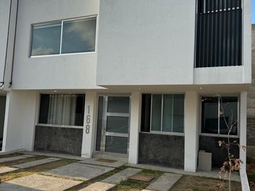 CASA EN VENTA EN ZONA PLATEADA