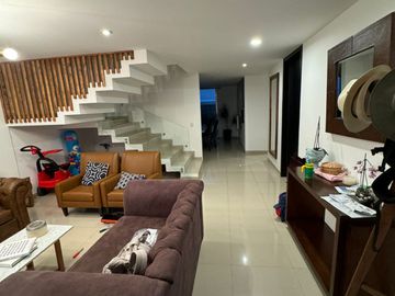CASA EN VENTA EN ZONA PLATEADA