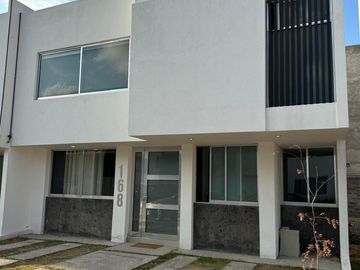 CASA EN VENTA EN ZONA PLATEADA