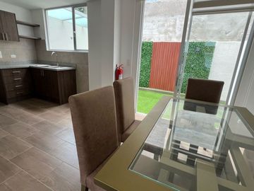 HERMOSA CASA A ESTRENAR CONOCOTO VALLE DE LOS CHILLOS– CRÉDITO VIP