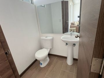 HERMOSA CASA A ESTRENAR CONOCOTO VALLE DE LOS CHILLOS– CRÉDITO VIP