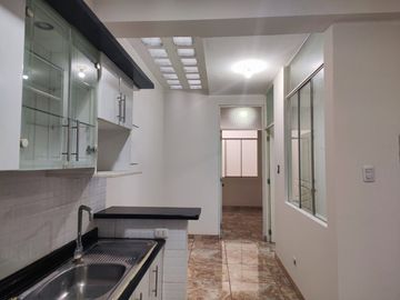 VENTA DEPARTAMENTO 1ER PISO CON COCHERA SAN JUAN DE MIRAFLORES ZONA K