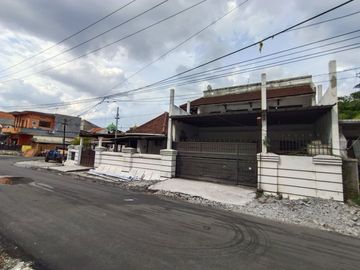 Rumah Dijual Hitung Tanah, area Darmo Diponegoro Mayjend Adityawarman