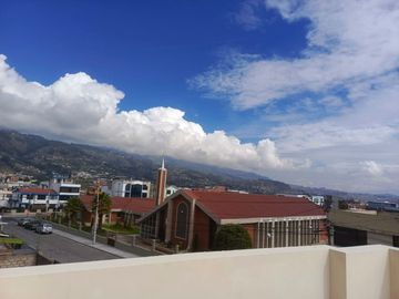 CASA INDEPENDIENTE EN VENTA EN SAN ANTONIO. AMBATO