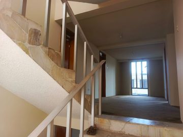 CASA INDEPENDIENTE EN VENTA EN SAN ANTONIO. AMBATO