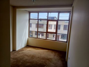 CASA INDEPENDIENTE EN VENTA EN SAN ANTONIO. AMBATO