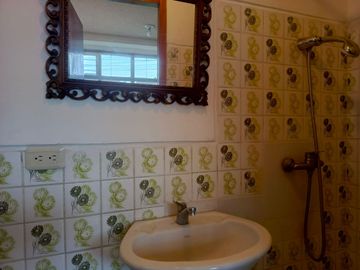 CASA INDEPENDIENTE EN VENTA EN SAN ANTONIO. AMBATO