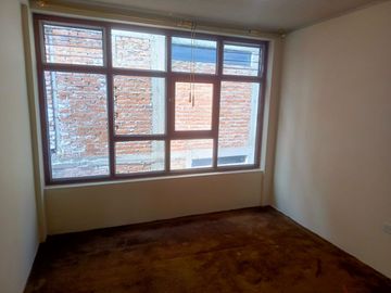CASA INDEPENDIENTE EN VENTA EN SAN ANTONIO. AMBATO