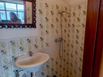 CASA INDEPENDIENTE EN VENTA EN SAN ANTONIO. AMBATO
