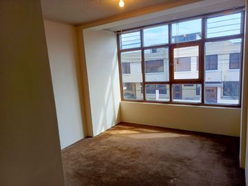 CASA INDEPENDIENTE EN VENTA EN SAN ANTONIO. AMBATO