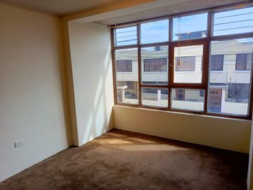 CASA INDEPENDIENTE EN VENTA EN SAN ANTONIO. AMBATO