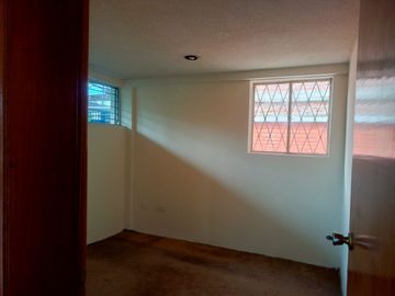 CASA INDEPENDIENTE EN VENTA EN SAN ANTONIO. AMBATO