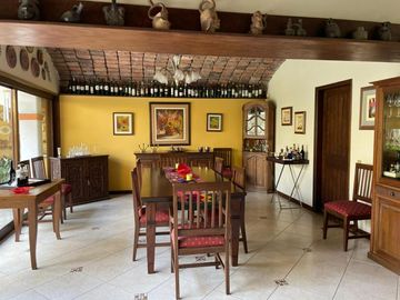 Venta de Linda Casa estilo Campestre en zona segura en Laguna Grande , La Molina