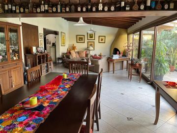 Venta de Linda Casa estilo Campestre en zona segura en Laguna Grande , La Molina