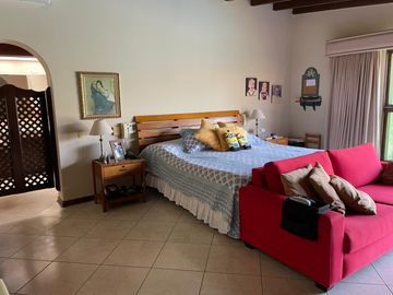 Venta de Linda Casa estilo Campestre en zona segura en Laguna Grande , La Molina