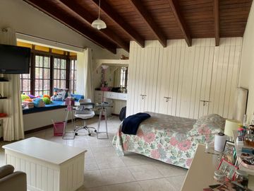 Venta de Linda Casa estilo Campestre en zona segura en Laguna Grande , La Molina