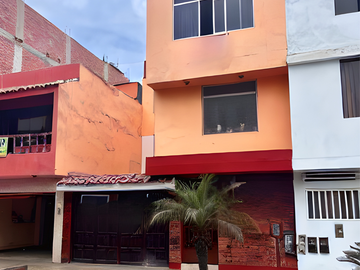 SE VENDE CASA EN LA MEJOR ZONA DE LOS OLIVOS