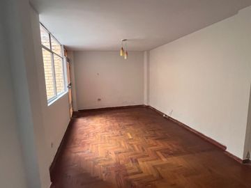 SE VENDE CASA EN LA MEJOR ZONA DE LOS OLIVOS
