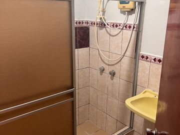 SE VENDE CASA EN LA MEJOR ZONA DE LOS OLIVOS