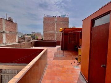 SE VENDE CASA EN LA MEJOR ZONA DE LOS OLIVOS