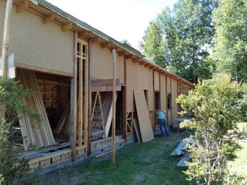 CASA CERCANA A LAGO RANCO.