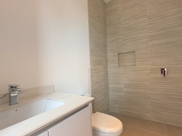 A estrenar - hermoso departamento en Cumbayá (Urb. Vista Hermosa)