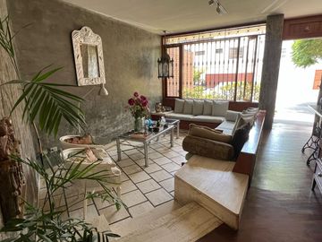 Hermosa Casa en Venta Estilo Clásico con Moderno LINSIDRO