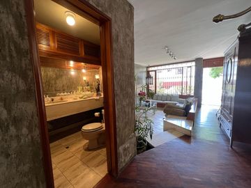 Hermosa Casa en Venta Estilo Clásico con Moderno LINSIDRO
