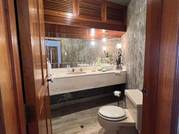 Hermosa Casa en Venta Estilo Clásico con Moderno LINSIDRO