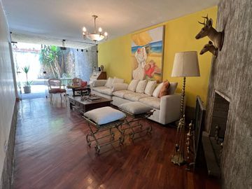 Hermosa Casa en Venta Estilo Clásico con Moderno LINSIDRO