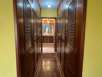 Hermosa Casa en Venta Estilo Clásico con Moderno LINSIDRO