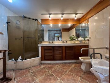 Hermosa Casa en Venta Estilo Clásico con Moderno LINSIDRO