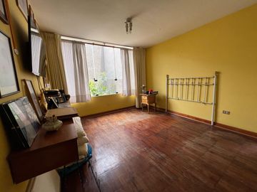 Hermosa Casa en Venta Estilo Clásico con Moderno LINSIDRO