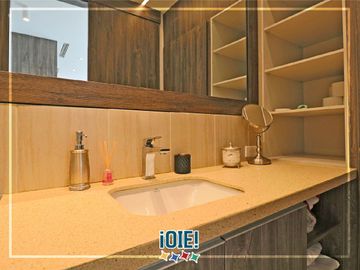 En venta: Departamento en Edificio Riva Di Mare, Manta con vista al mar