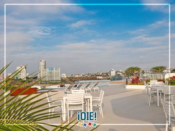 En venta: Departamento en Edificio Riva Di Mare, Manta con vista al mar