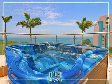 En venta: Departamento en Edificio Riva Di Mare, Manta con vista al mar