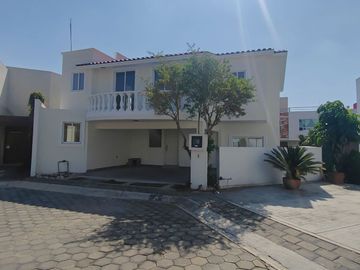 Venta de linda casa en Cholula-Zerezotla