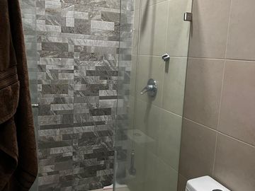 SE RENTA DEPARTAMENTO AMUEBLADO IMPECABLE