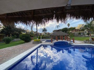 VENTA DE CASA CON RECÁMARA EN PLANTA BAJA EN CONDOMINIO HORIZONTAL EN BURGOS BUGAMBILIAS