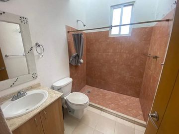 VENTA DE CASA CON RECÁMARA EN PLANTA BAJA EN CONDOMINIO HORIZONTAL EN BURGOS BUGAMBILIAS