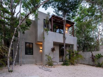 ESPECTACULAR CASA CON ALBERCA EN HOLISTIKA TULUM