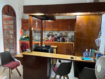 VENDO CASA EN EL CENTRO