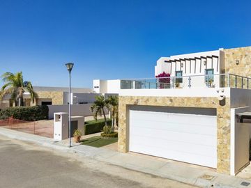 Casa Residencial 4 recamaras, amueblada en Venta, Chametla/Centenario, B.C.S.