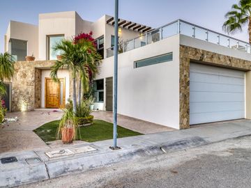 Casa Residencial 4 recamaras, amueblada en Venta, Chametla/Centenario, B.C.S.