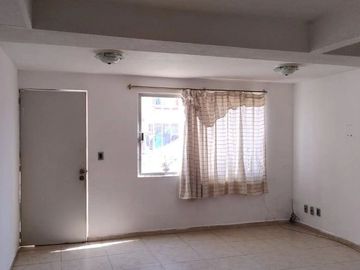PRECIOSA Y AMPLIA CASA, EXCELENTE UBICACIÓN EN RESIDENCIAL LAS AMÉRICAS ECATEPEC. A UNOS MINUTOS DE LA CDMX!!! -NO CRÉDITOS-