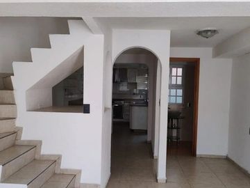 PRECIOSA Y AMPLIA CASA, EXCELENTE UBICACIÓN EN RESIDENCIAL LAS AMÉRICAS ECATEPEC. A UNOS MINUTOS DE LA CDMX!!! -NO CRÉDITOS-
