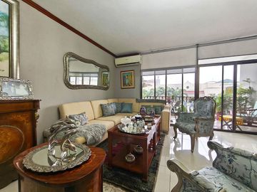 Departamento en venta en condominio frente al San Marino, Kennedy norte
